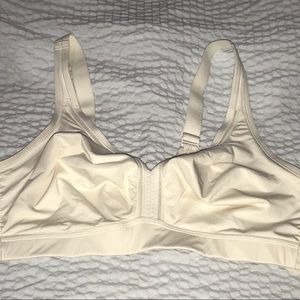 Cacique bra size 44D